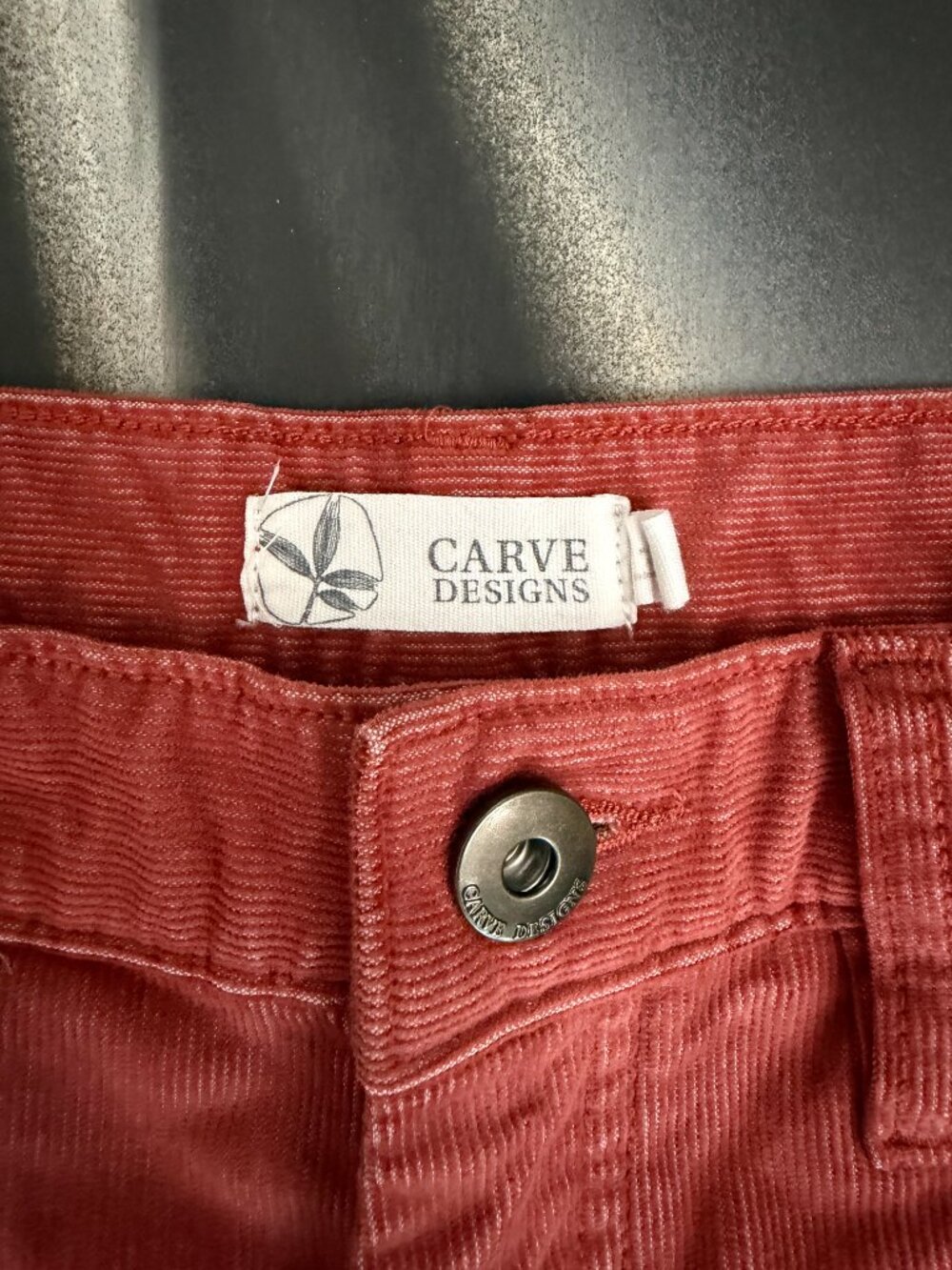 Carve designs Oahu high rise shorts 4" - Picture 2 of 3